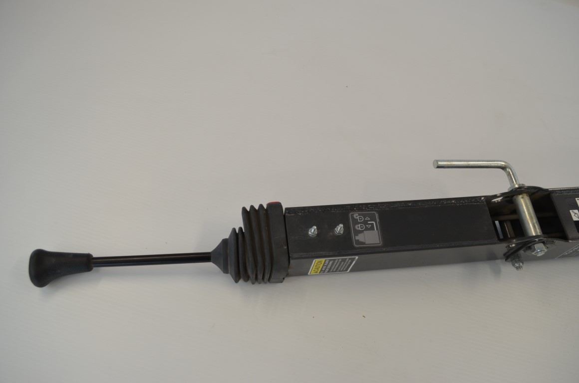 一 Kubota platform mount joystick complete with cables, part number M1894, fits M105X and M125X - Image 3