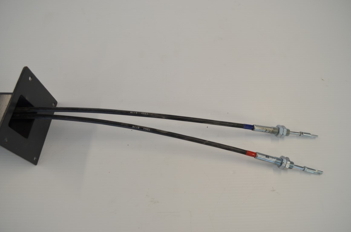 一 Kubota platform mount joystick complete with cables, part number M1894, fits M105X and M125X - Image 4