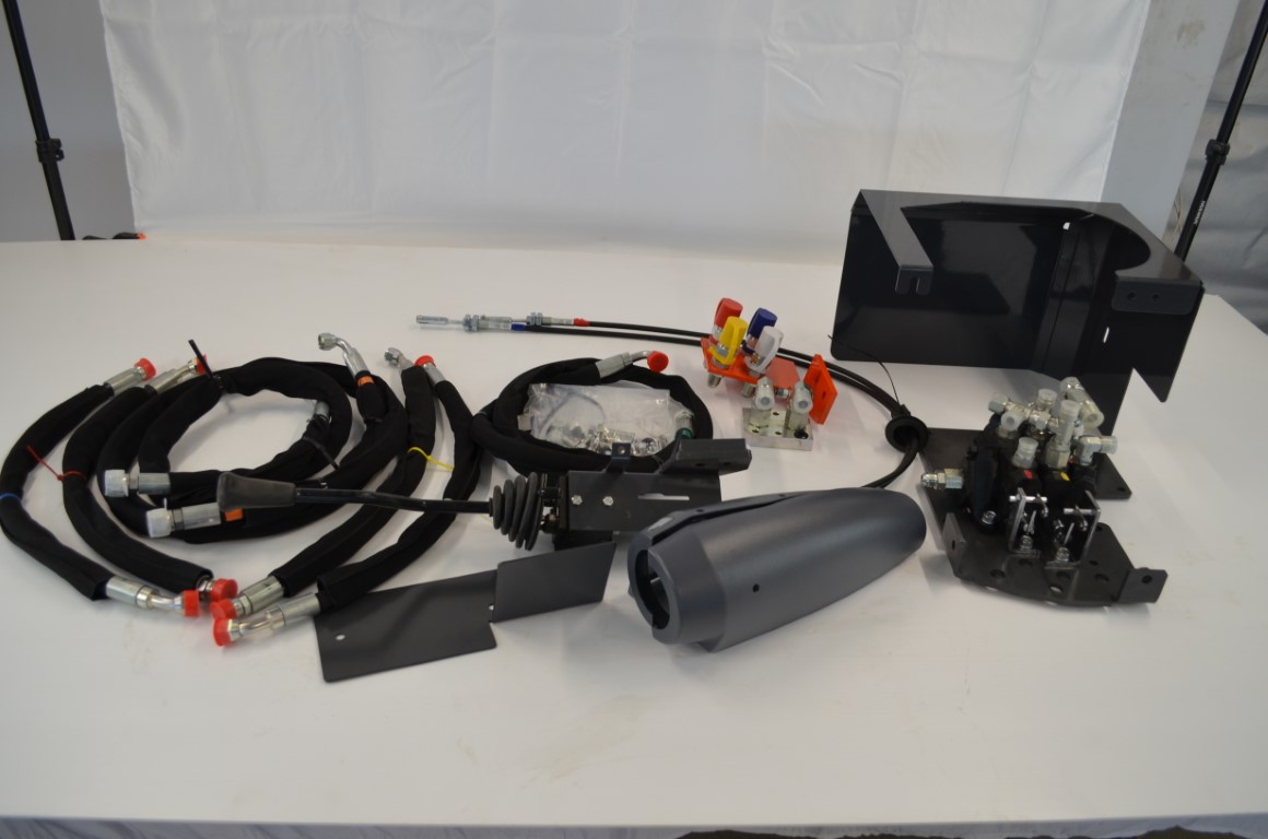 一 loader valve pakage, model M1489 - Image 3