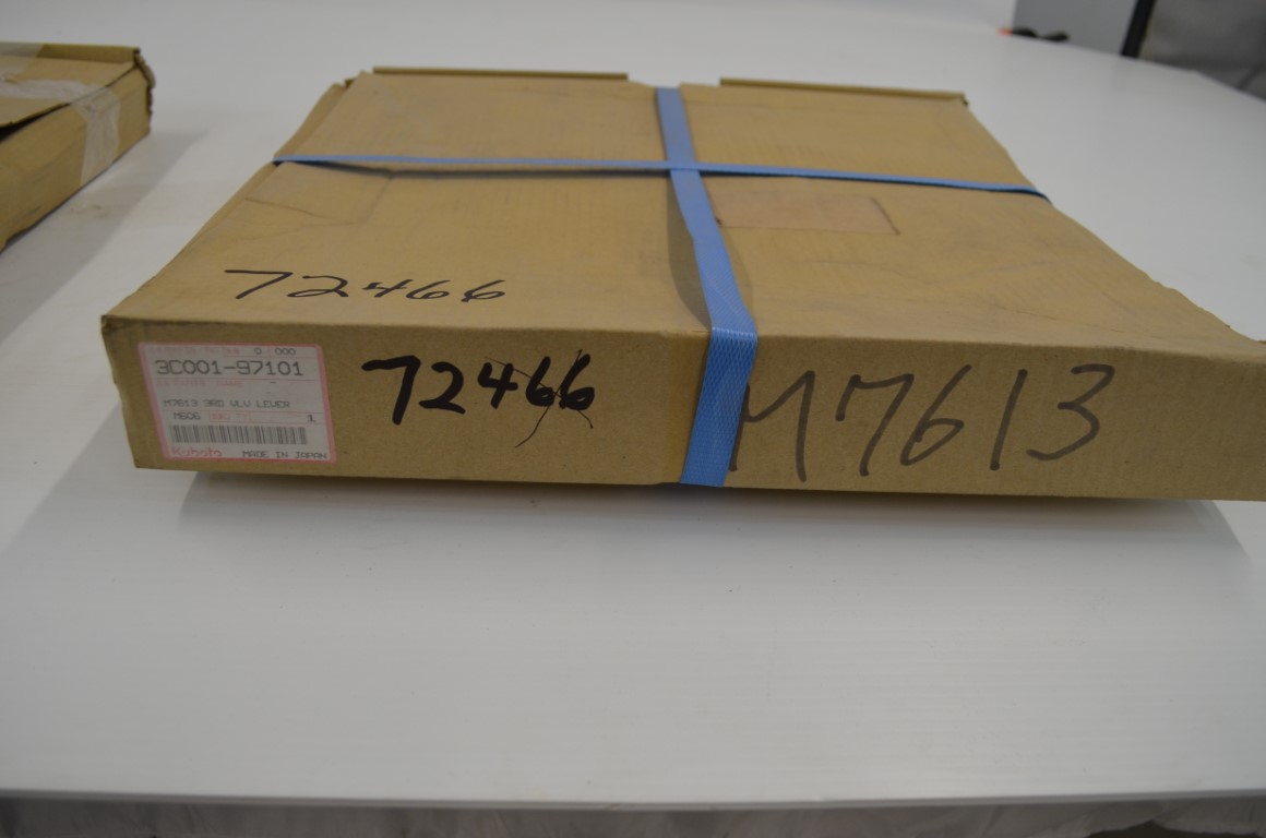 一 Kubota M7613 remote valve lever kit to fit M8540 and M9540, part number 3C001-97101 - Image 3