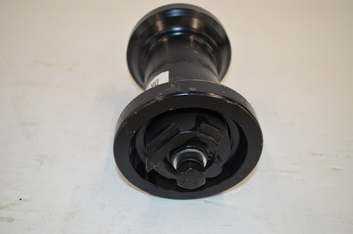 一 Kubota BR484 roller, RD411-21700, excavator bottom roller - Image 3