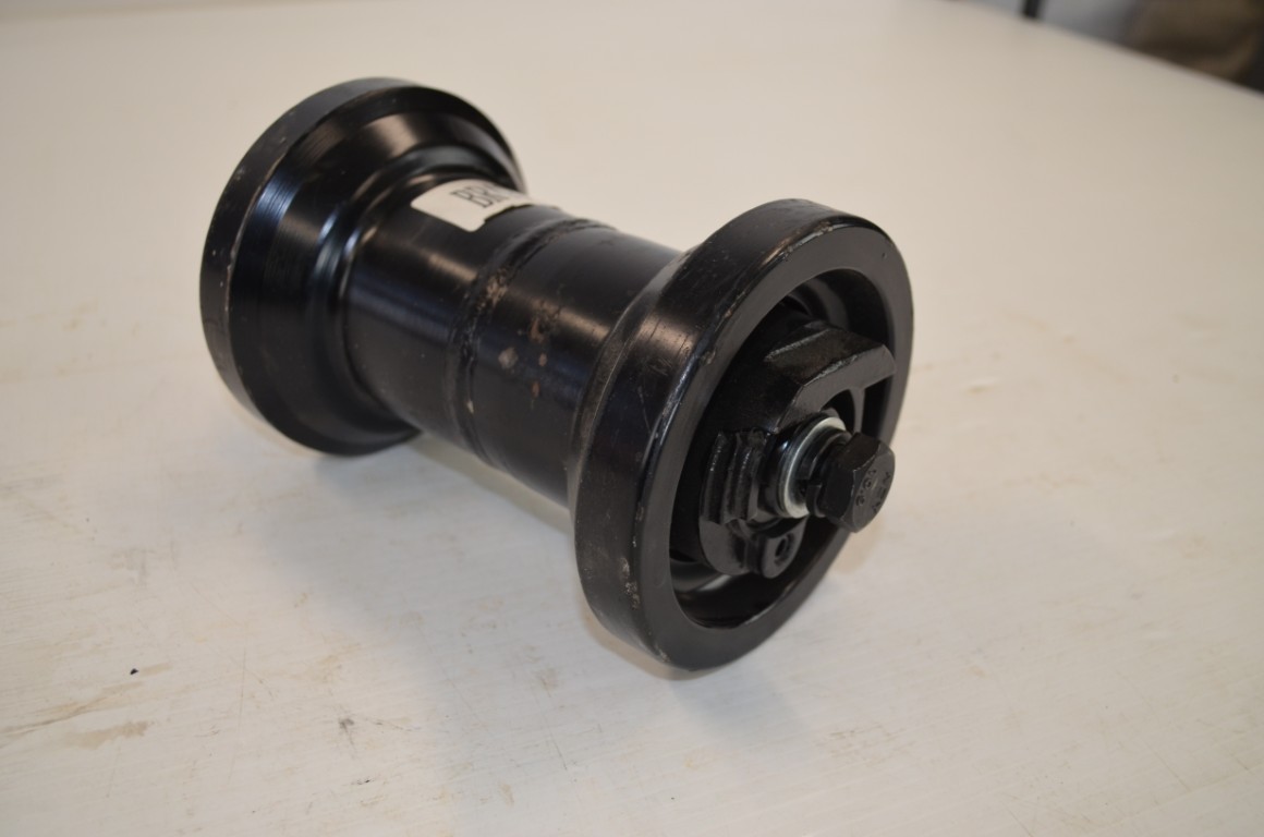 一 Kubota BR484 roller, RD411-21700, excavator bottom roller - Image 4