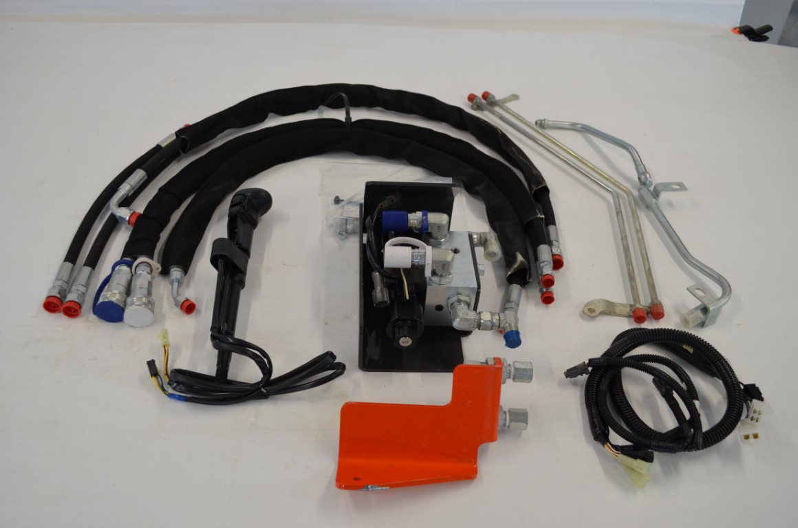 一 Kubota B7302 third function for compact tractor, cab model, 7J056-94000 - Image 4