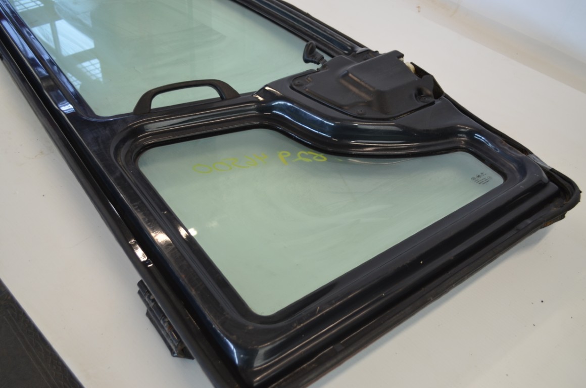 一 Kubota RD82946500 door assembly, complete with glass, hinges, door handles, ready to install, to fit KX080-4, KX080-45, KX080-452 - Image 11