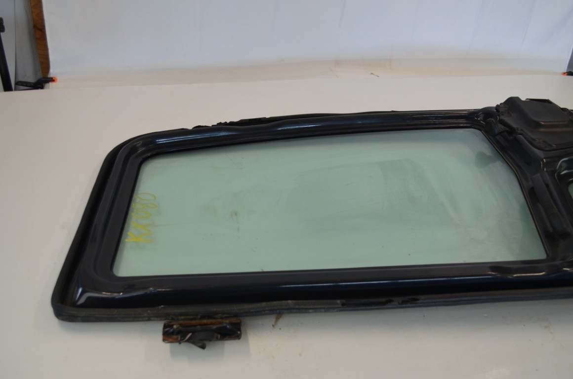 一 Kubota RD82946500 door assembly, complete with glass, hinges, door handles, ready to install, to fit KX080-4, KX080-45, KX080-452 - Image 13