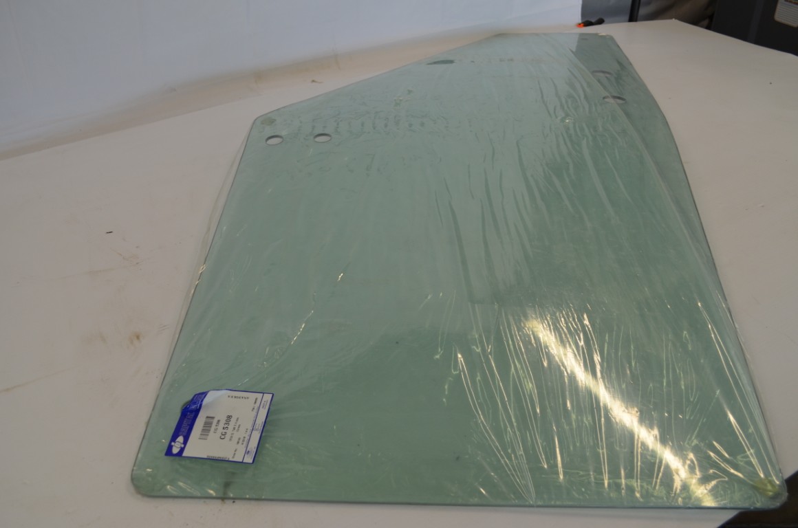 一 Kubota 3F260-53080 LH door glass, to fit M-100, M110DTC, M126XDTC, M105, M125, etc - Image 3
