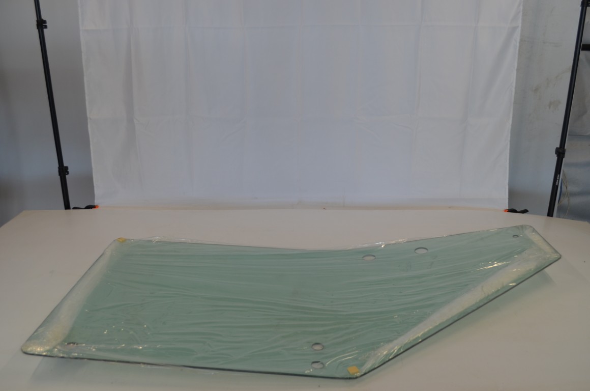 一 Kubota 3F260-53080 LH door glass, to fit M-100, M110DTC, M126XDTC, M105, M125, etc - Image 4