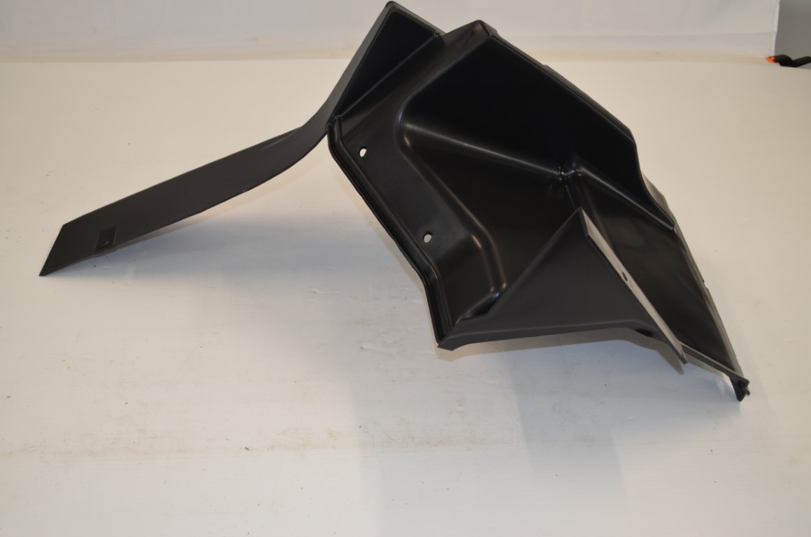 一 Kubota LH front fender to fit many RTV's, part number K7591-55213 - Image 3