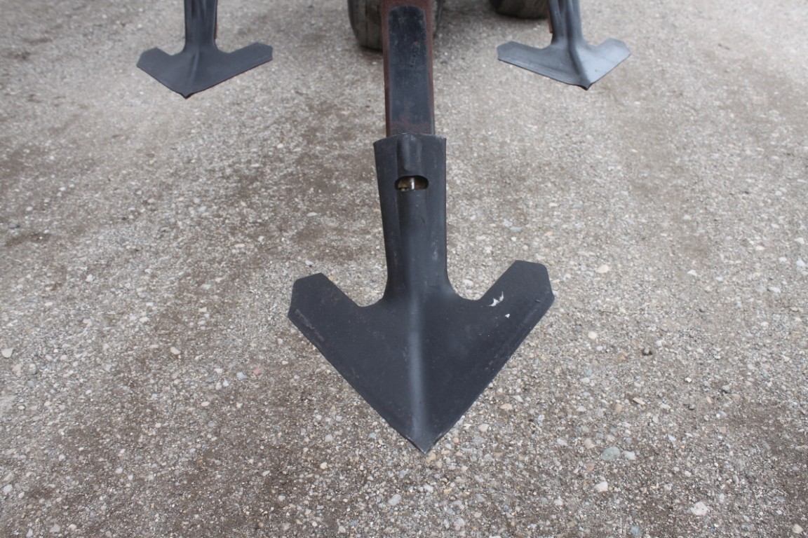 Case/Int Tigermate 200 35' cultivator, 5 bar spike, c-shank, 3 section fold, rear hitch - Image 20