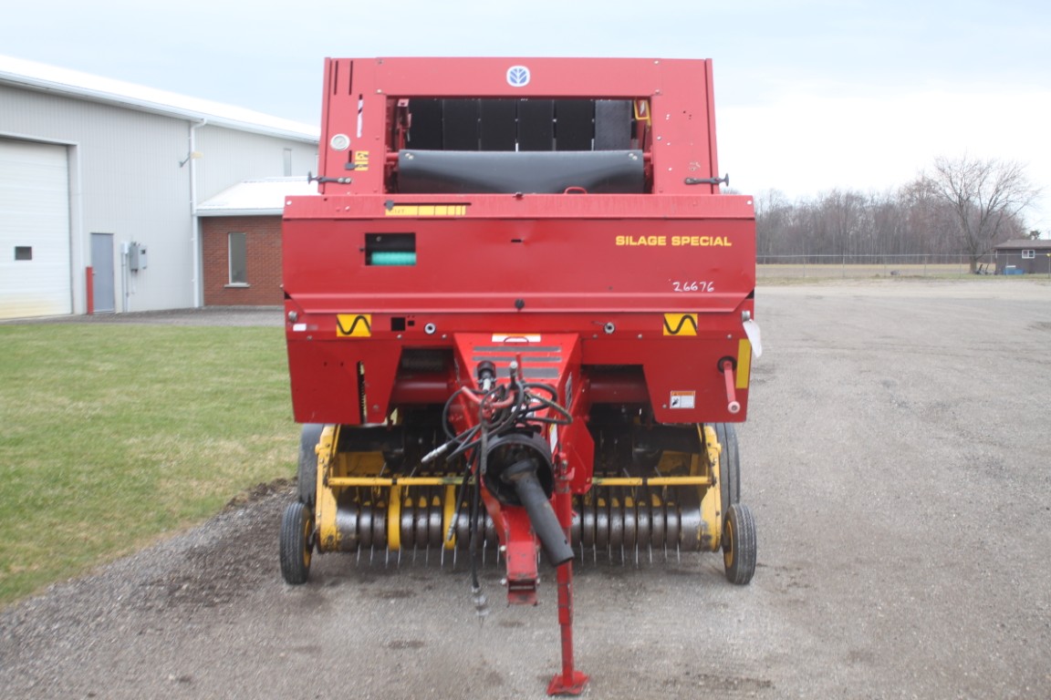 New Holland 648 round baler, Silage special, net wrap, wide pickup - Image 3