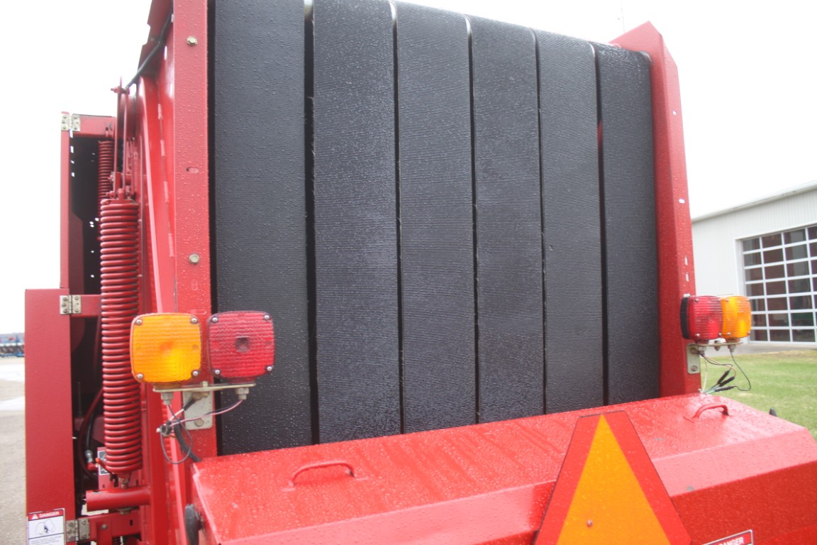 New Holland 648 round baler, Silage special, net wrap, wide pickup - Image 9