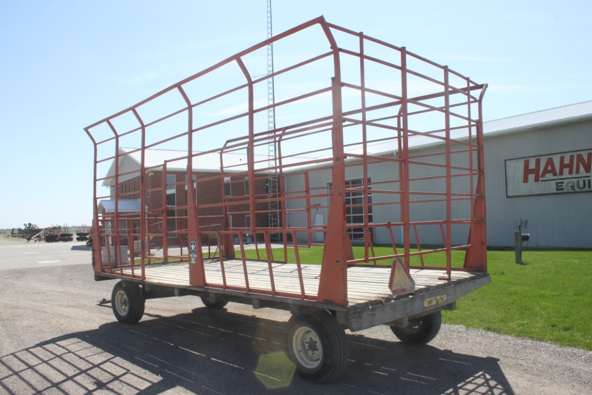 Meyers 18' bale thrower wagon, steel sides, flared top - Image 7