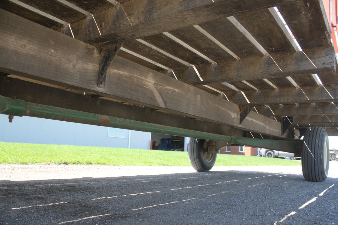 Meyers 18' bale thrower wagon, steel sides, flared top - Image 12