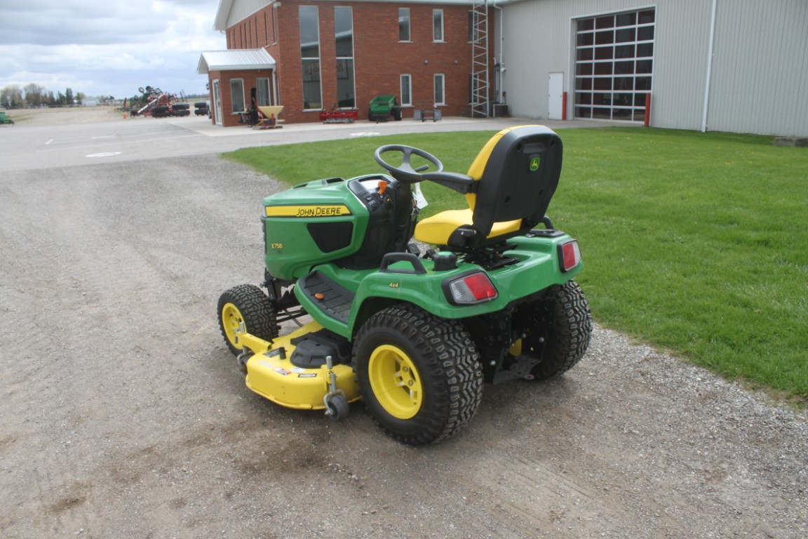 JD X758 4wd, diesel lawnmower, 60" drive over deck - Image 7
