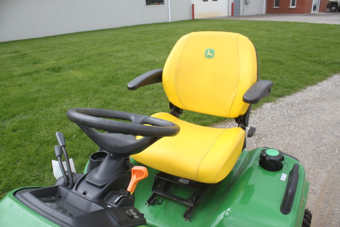 JD X758 4wd, diesel lawnmower, 60" drive over deck - Image 15