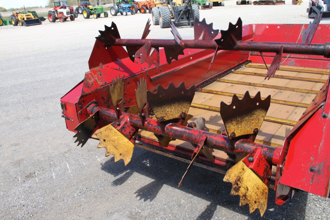 New Holland 514 manure spreader, top beater, very nice - Image 10