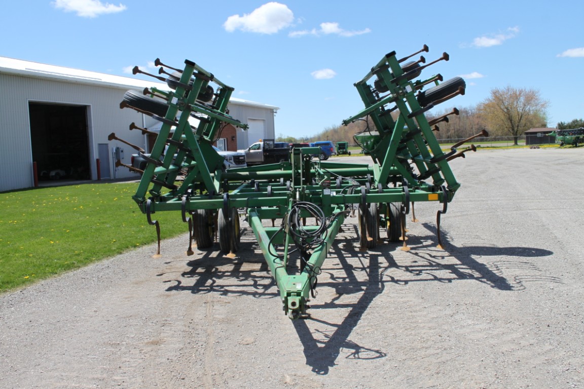 JD 980 24' cultivator, 5 bar spike harrow, S-tine, walking tandem - Image 3