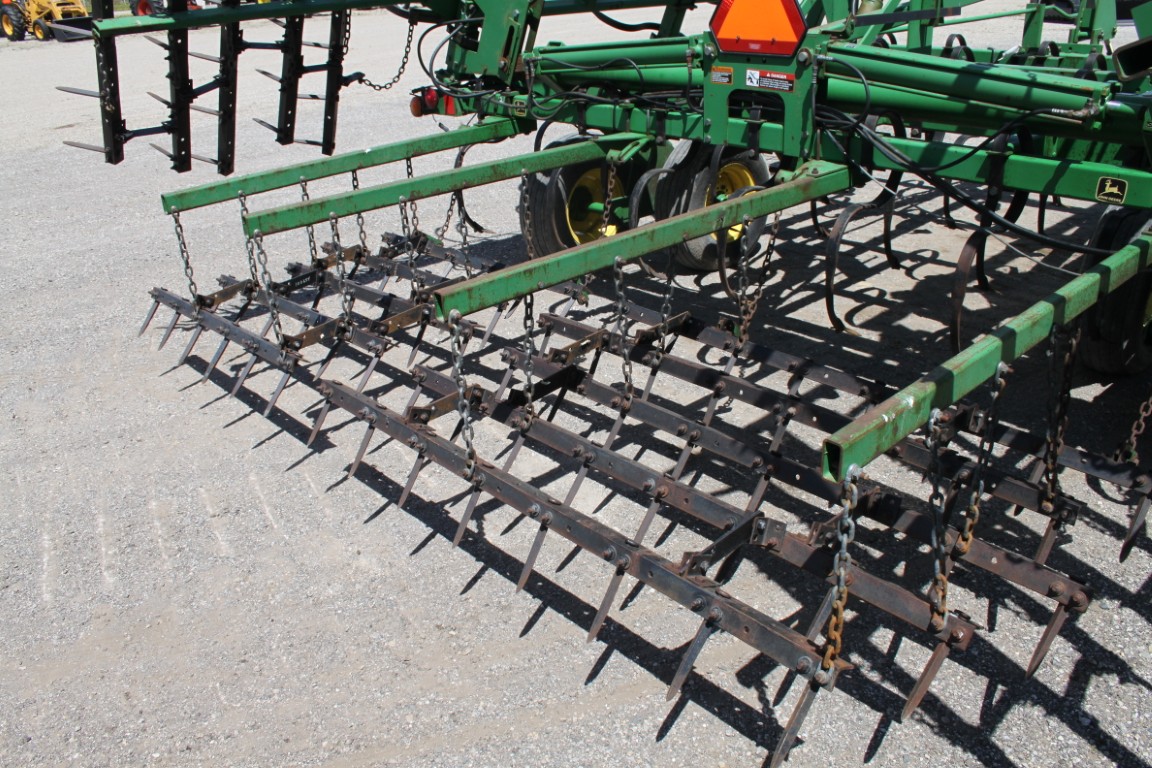 JD 980 24' cultivator, 5 bar spike harrow, S-tine, walking tandem - Image 10