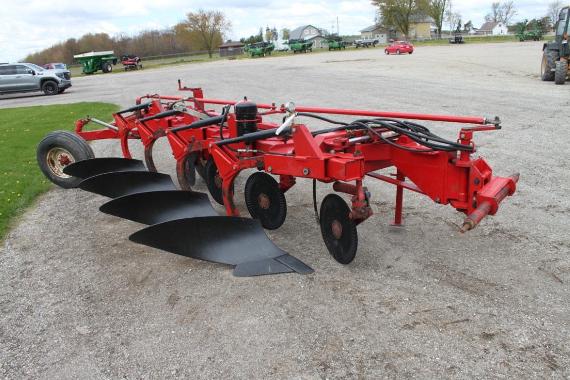 Kongskilde 300 4 furrow plow, semi mount, auto reset - Image 3