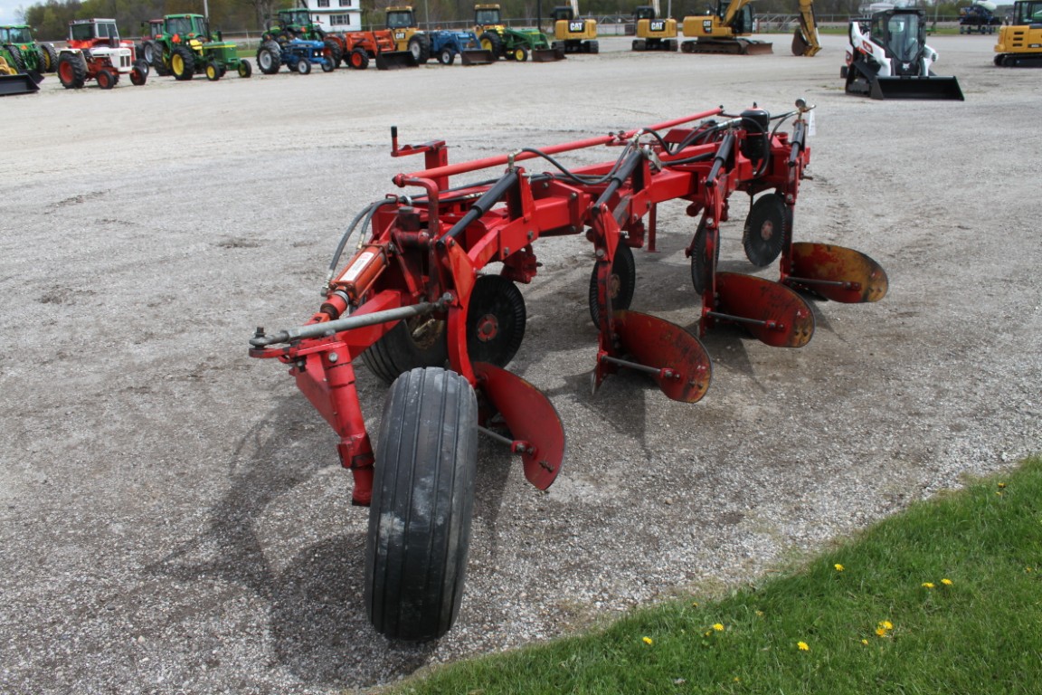 Kongskilde 300 4 furrow plow, semi mount, auto reset - Image 5
