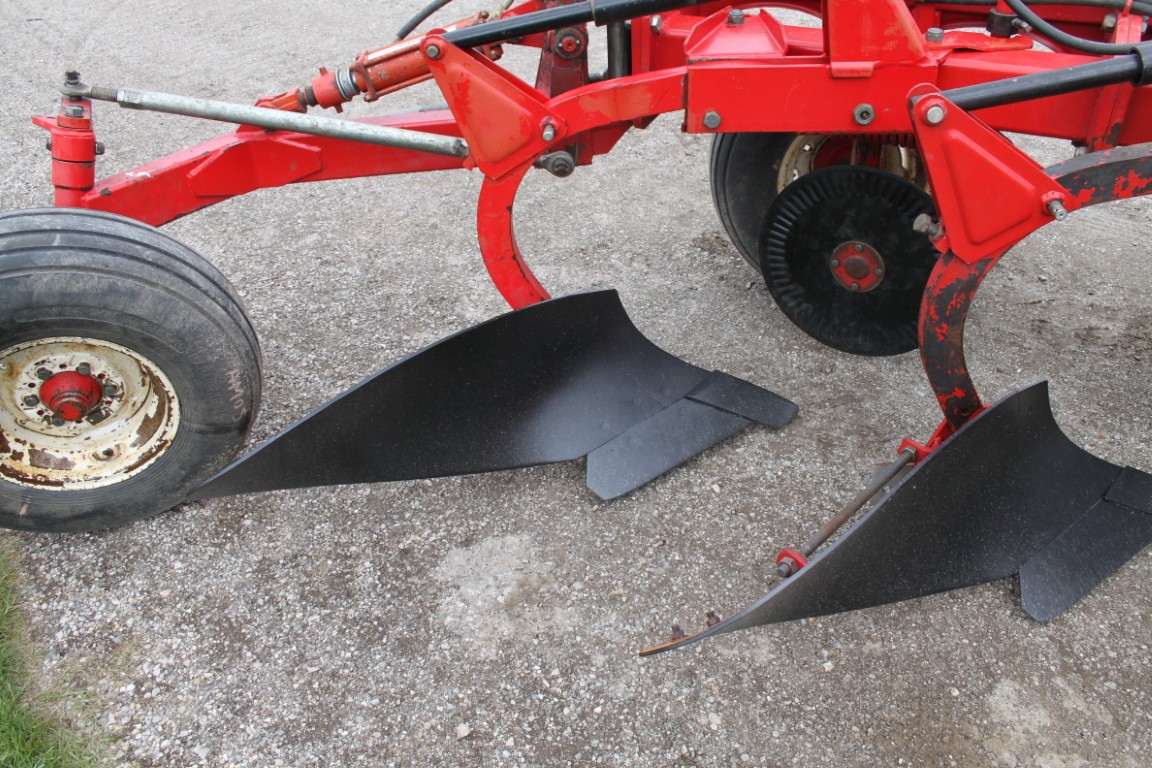 Kongskilde 300 4 furrow plow, semi mount, auto reset - Image 8