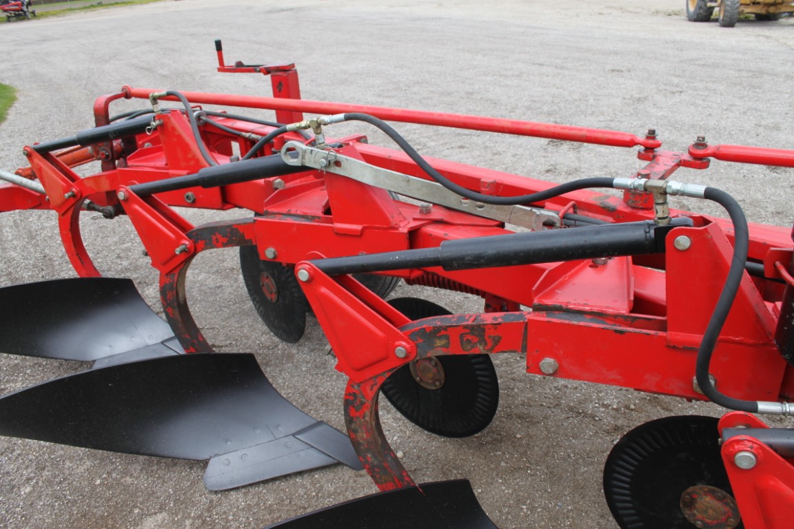 Kongskilde 300 4 furrow plow, semi mount, auto reset - Image 11