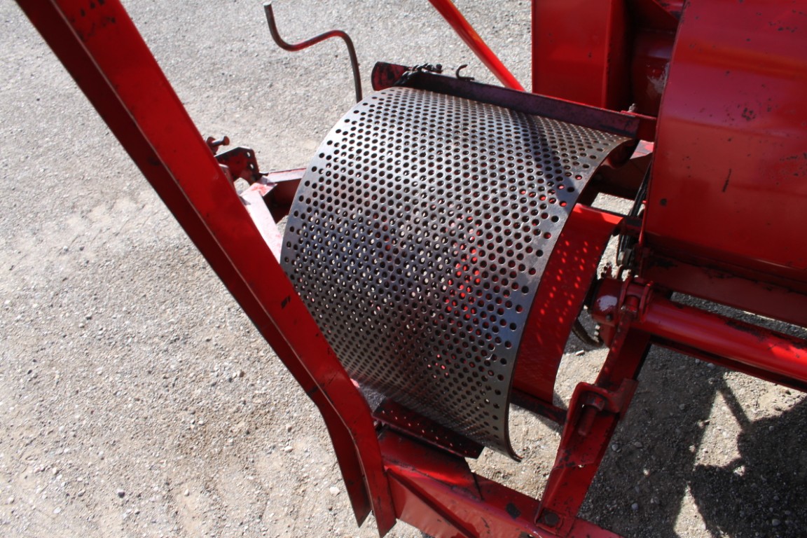 New Holland 352 mixmill, intake and discharge augers - Image 14