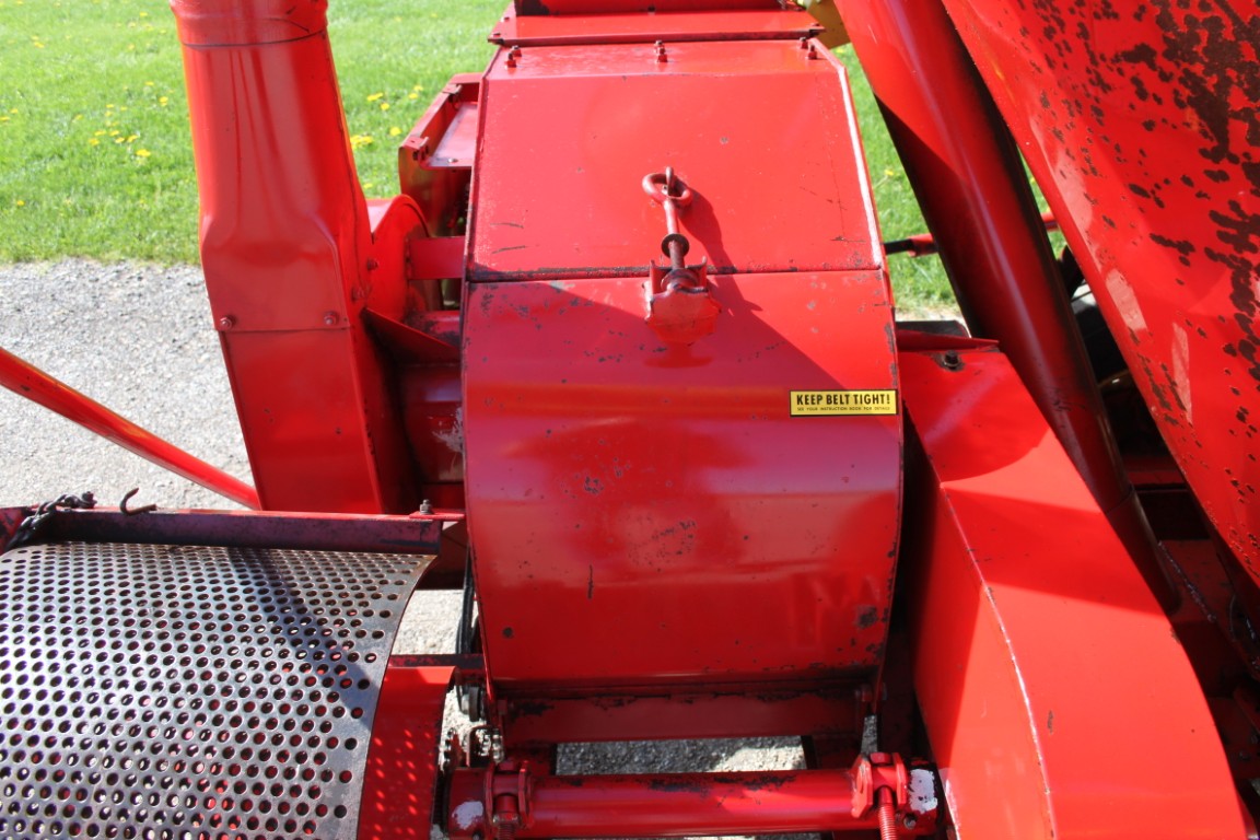 New Holland 352 mixmill, intake and discharge augers - Image 15