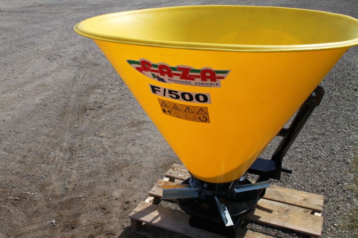 Walco F500PVC Fertilizer Spreader Round Hopper and PTO685.22+ 34.50 agitaor - Image 6