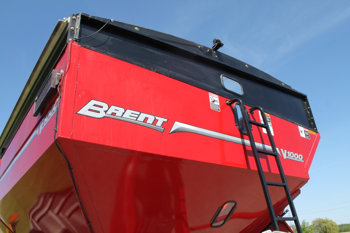 Brent V1000 grain cart, tarp, hyd deflector, scale kit w/ cart mounted display, cameras, 900/60R32 - Image 15