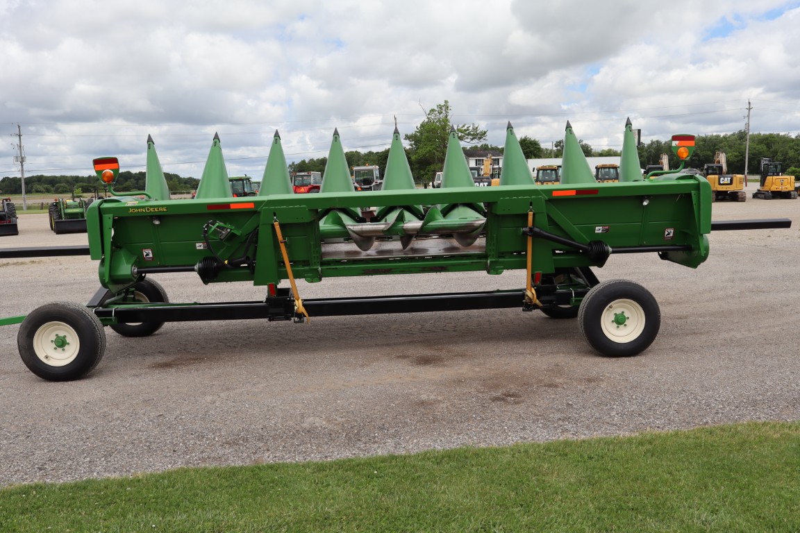 JD 608C 8 row corn head, knife rolls, single point - Image 5