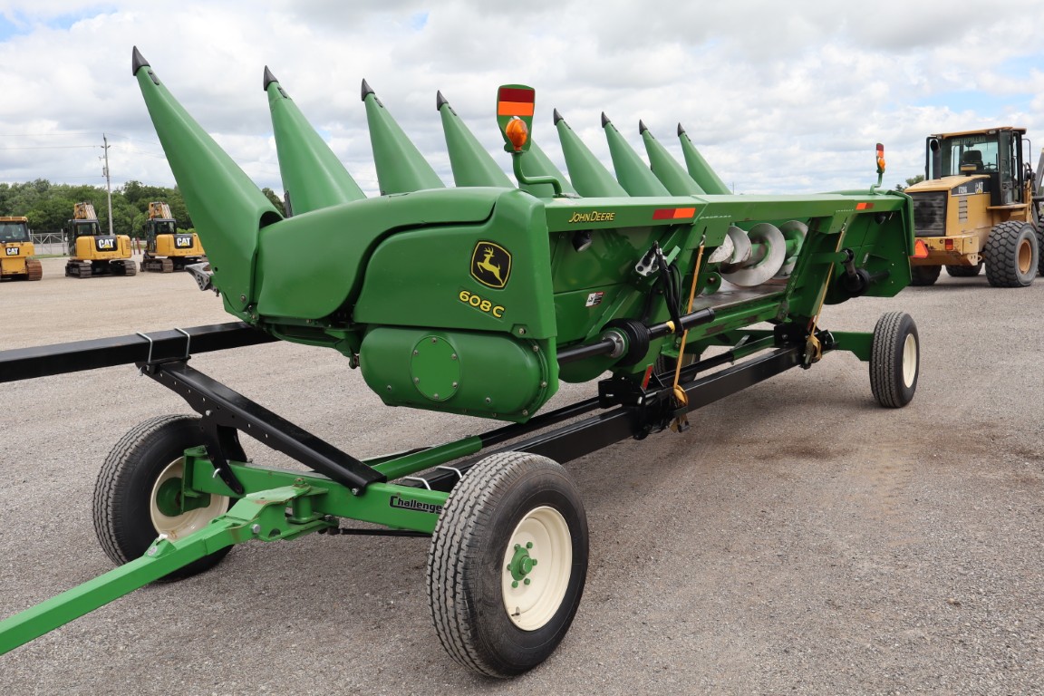 JD 608C 8 row corn head, knife rolls, single point - Image 6