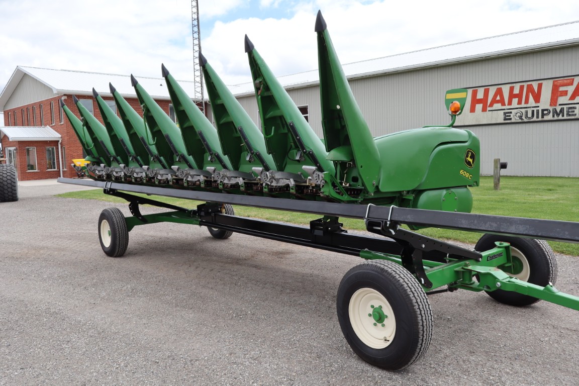 JD 608C 8 row corn head, knife rolls, single point - Image 8