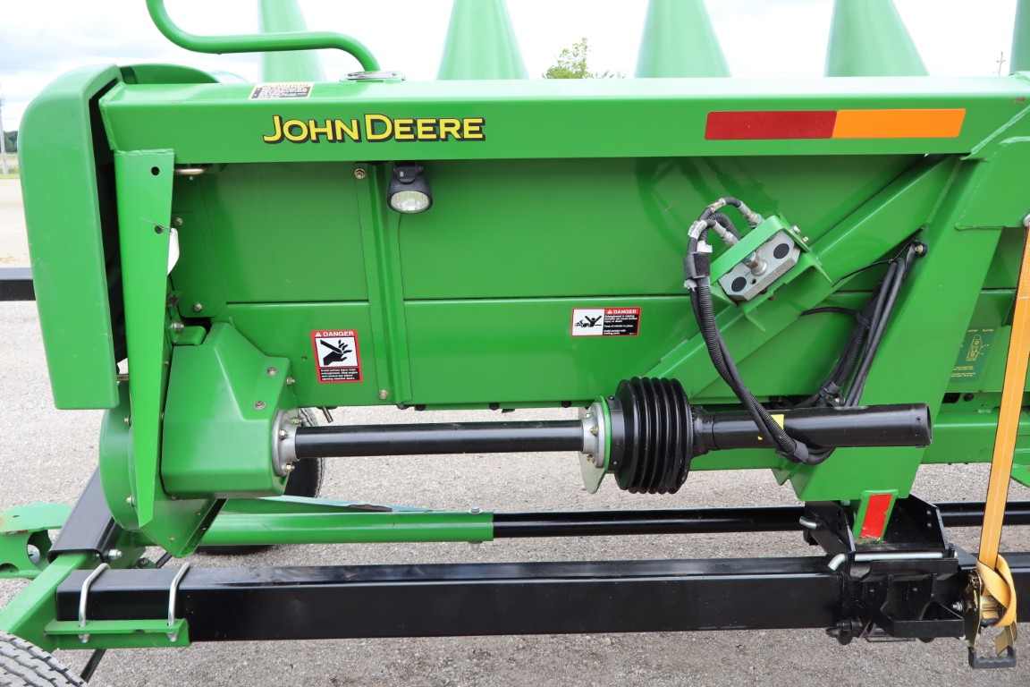 JD 608C 8 row corn head, knife rolls, single point - Image 10
