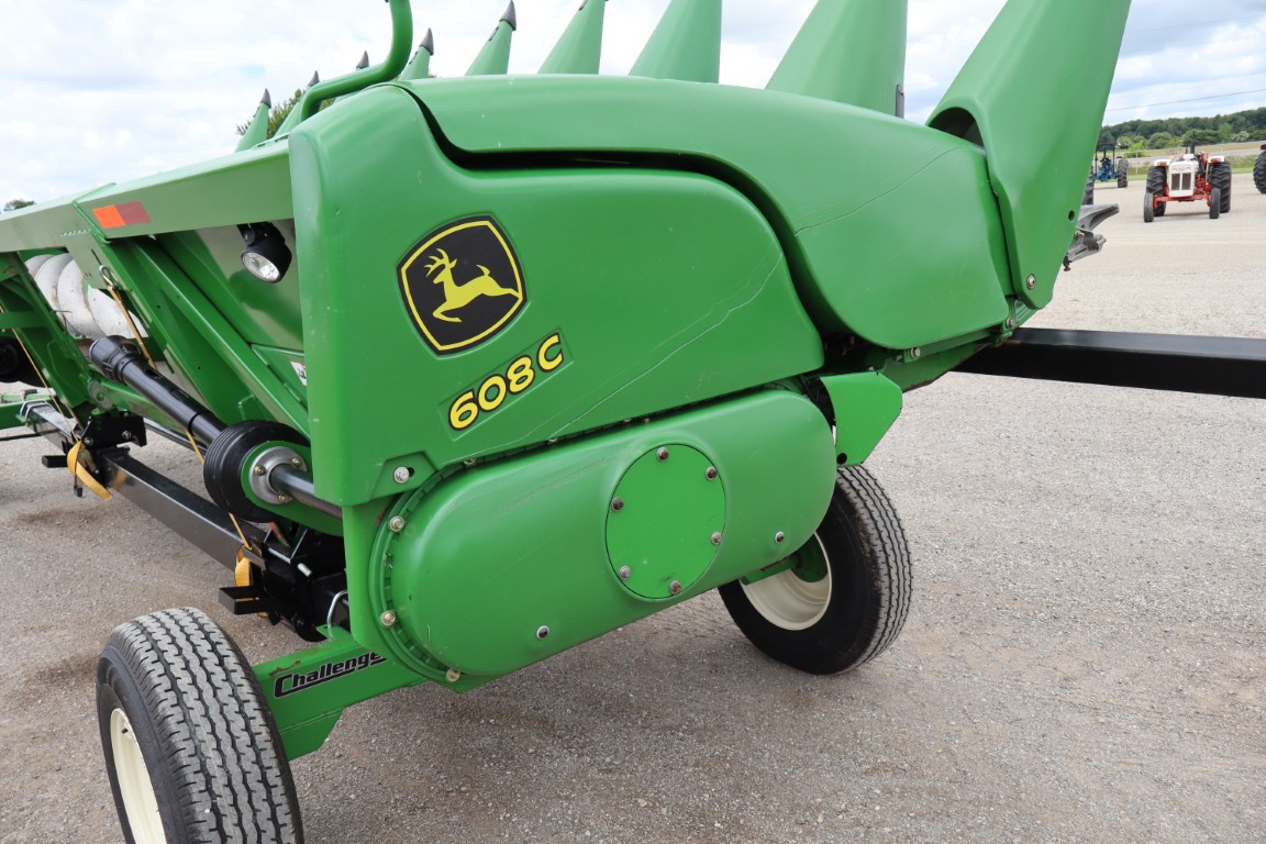 JD 608C 8 row corn head, knife rolls, single point - Image 13