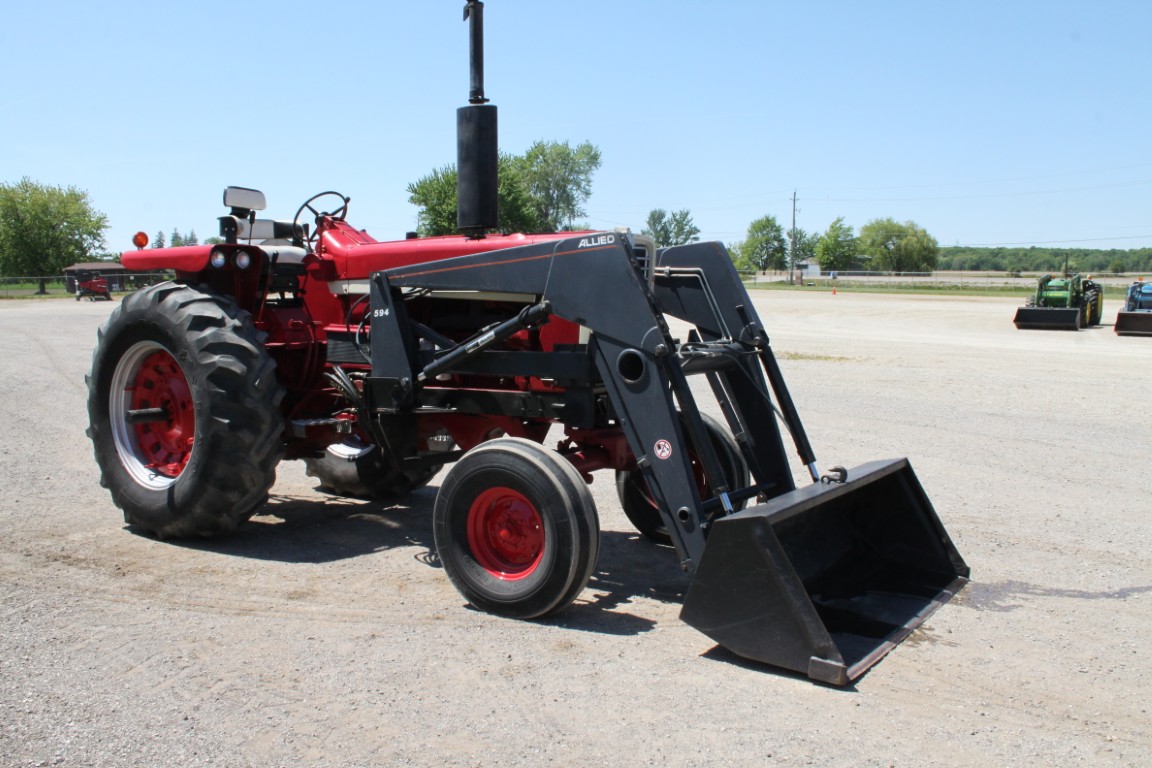 Int 856 2wd tractor, diesel, Allied 594 loader - Image 4