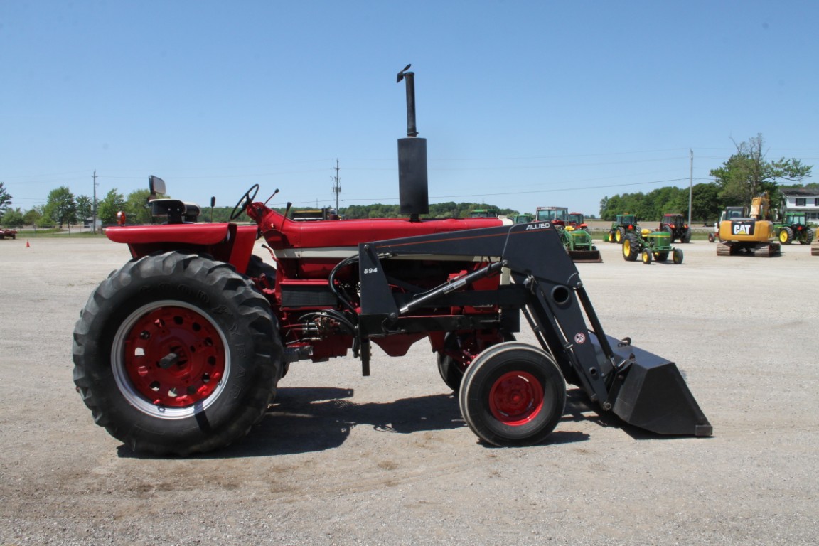 Int 856 2wd tractor, diesel, Allied 594 loader - Image 5