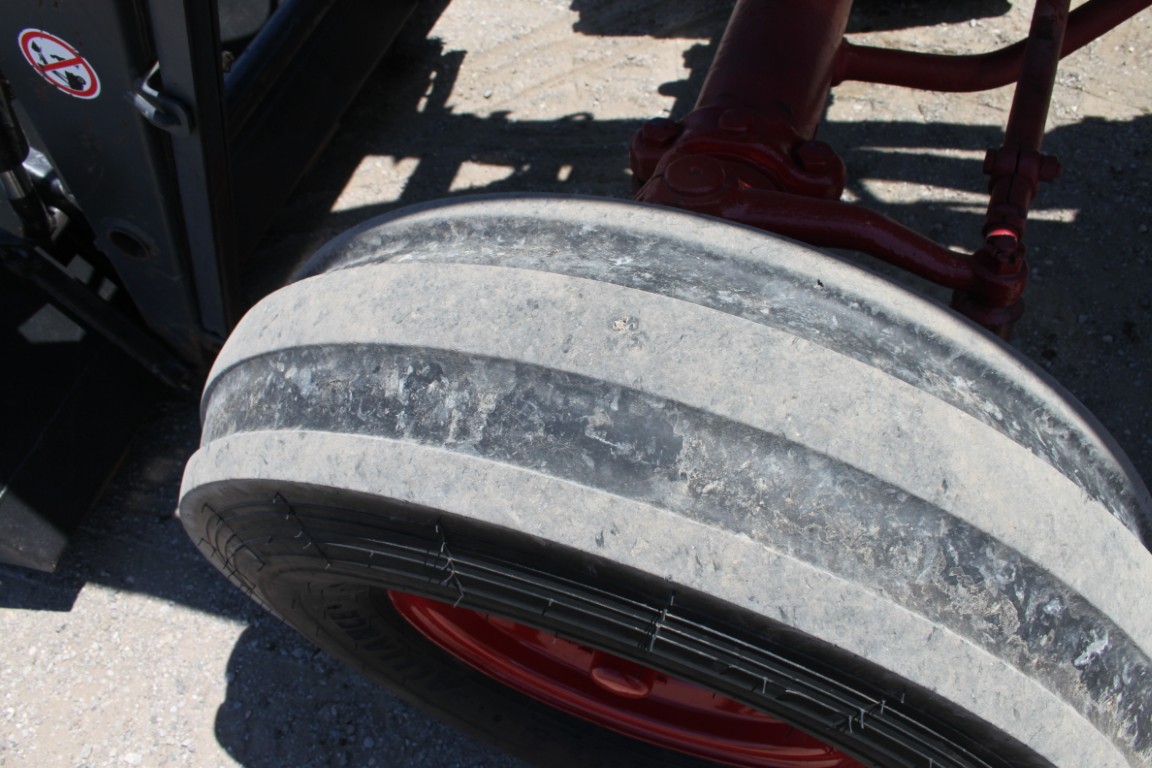 Int 856 2wd tractor, diesel, Allied 594 loader - Image 12