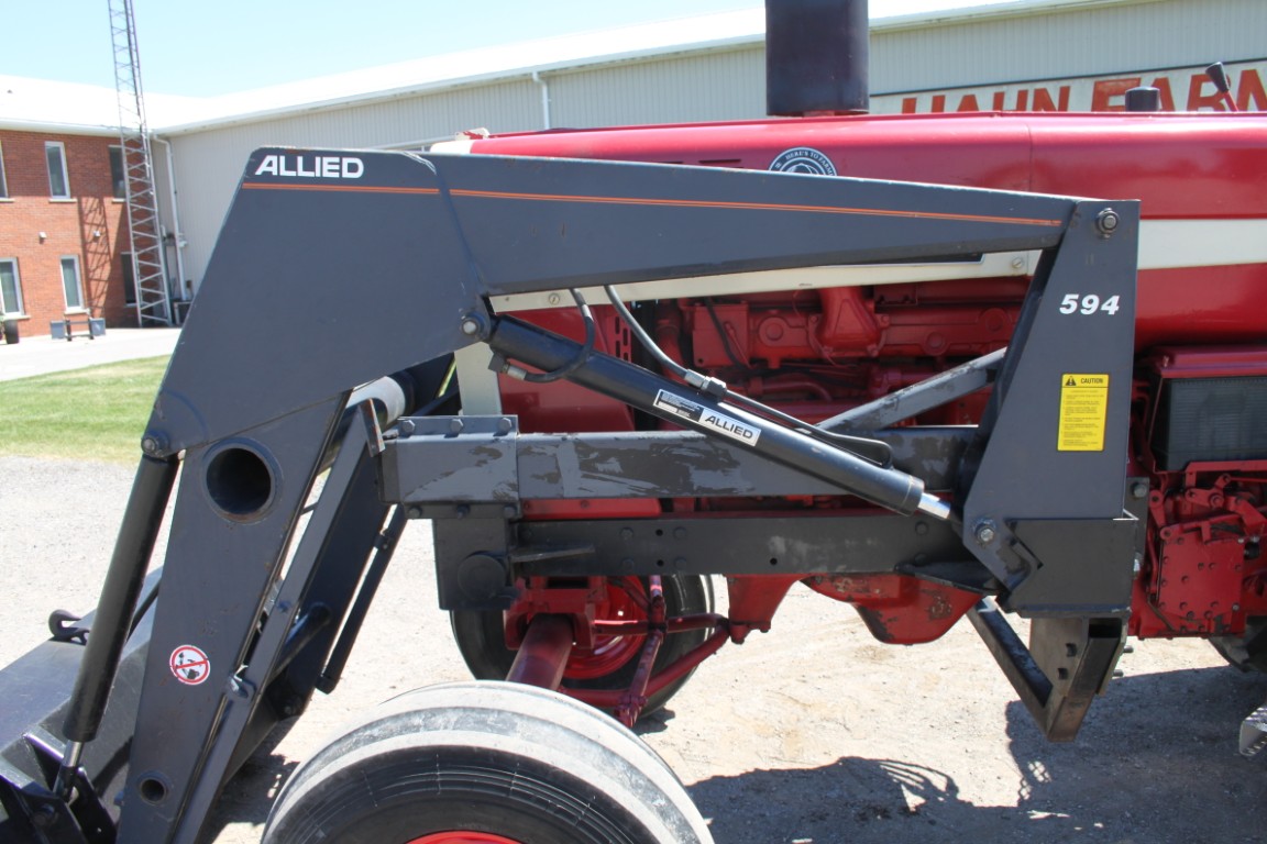 Int 856 2wd tractor, diesel, Allied 594 loader - Image 13