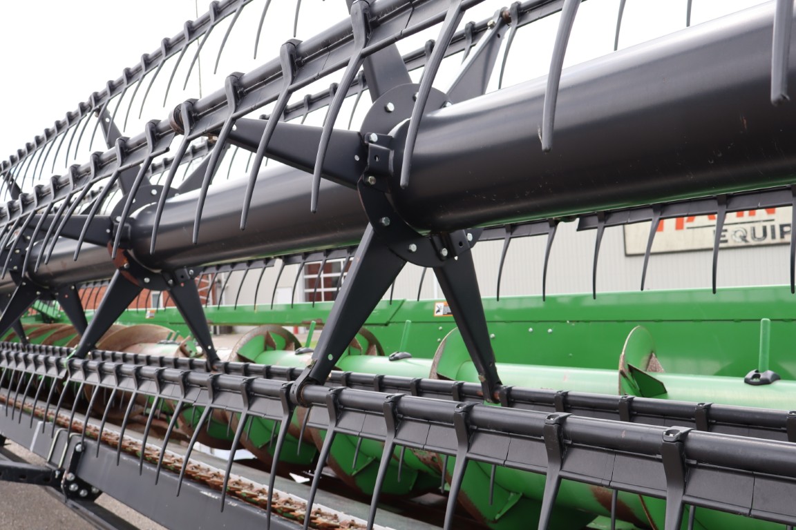 JD 630F 30' flex head, low dam - Image 9