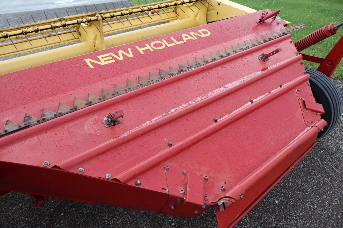 New Holland 488 9' haybine, rubber conditioning rolls, local one owner - Image 9