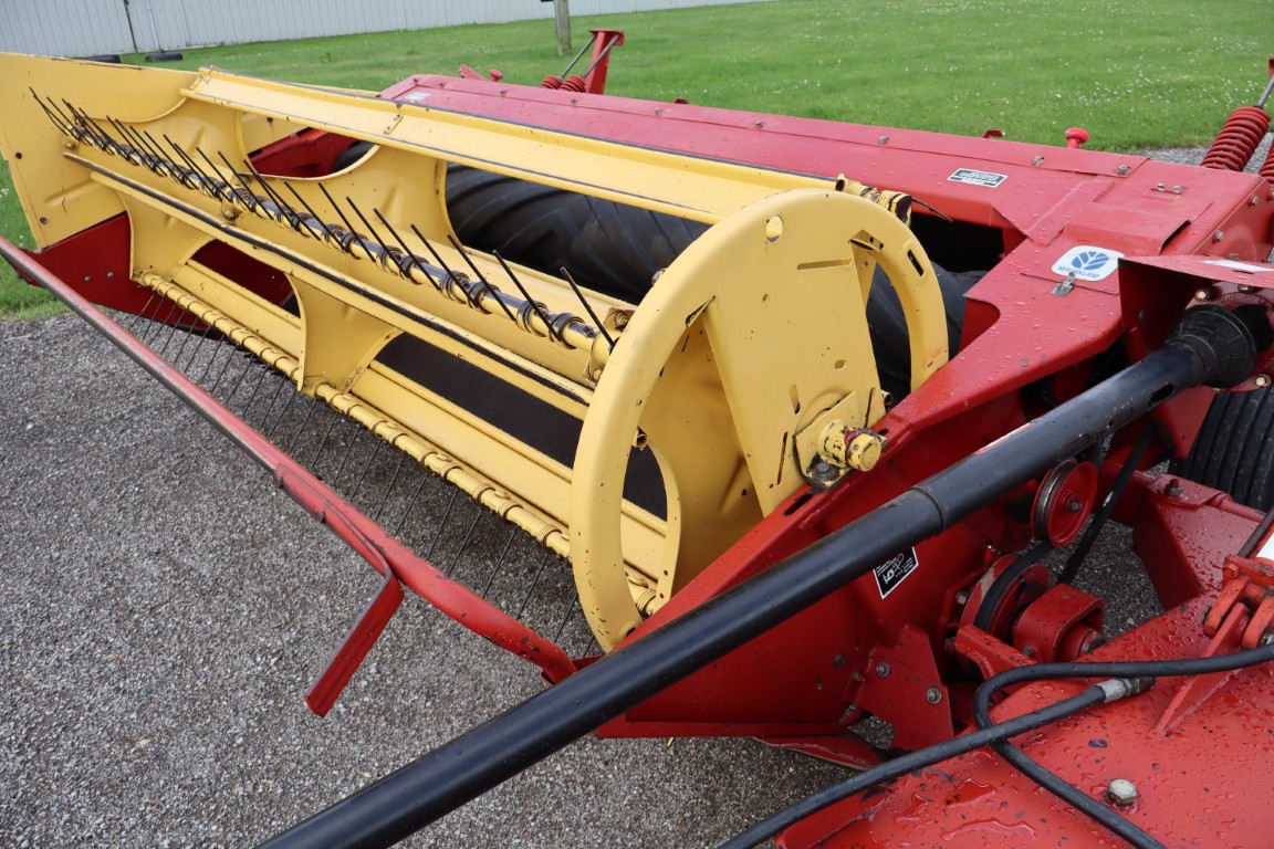 New Holland 488 9' haybine, rubber conditioning rolls, local one owner - Image 10