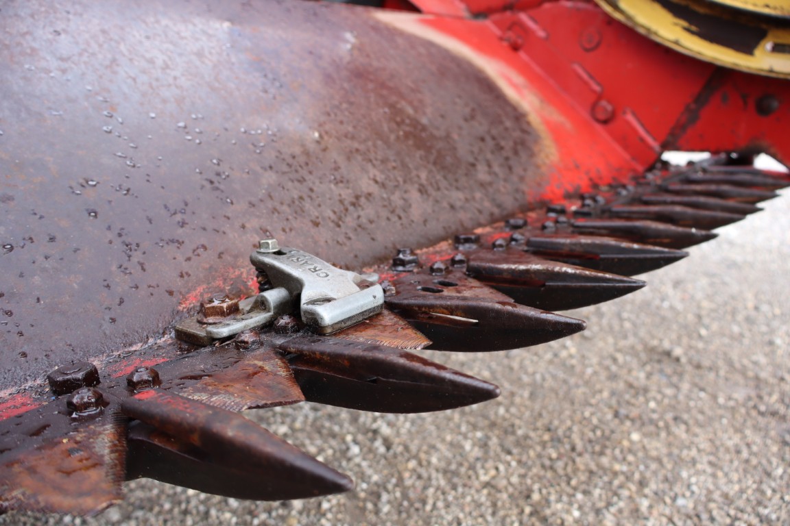 New Holland 488 9' haybine, rubber conditioning rolls, local one owner - Image 12