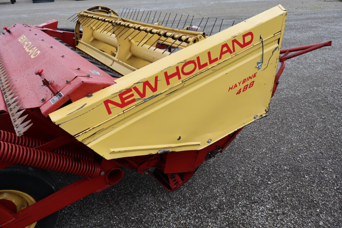 New Holland 488 9' haybine, rubber conditioning rolls, local one owner - Image 13