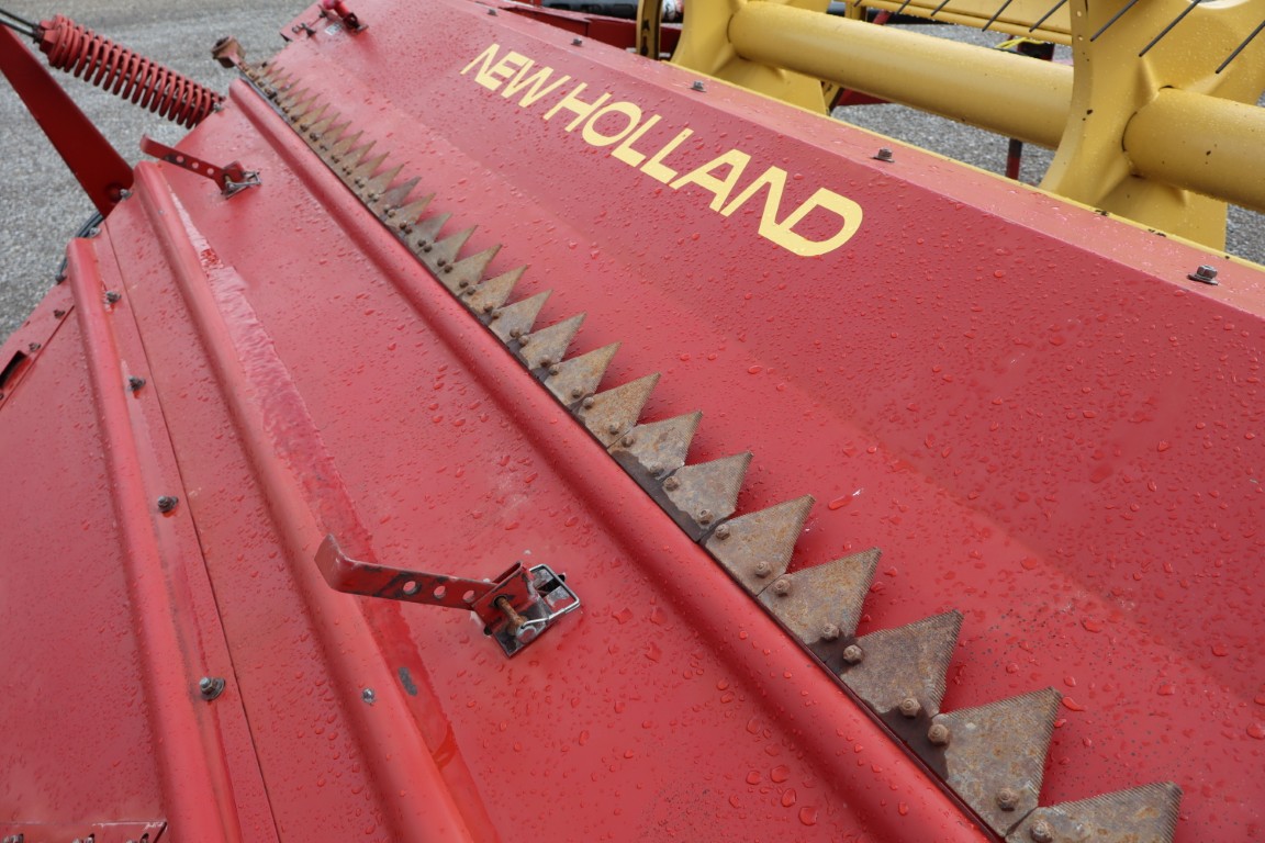 New Holland 488 9' haybine, rubber conditioning rolls, local one owner - Image 15