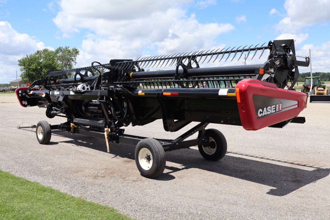Case/Int 2162 35' flex draper head, flasgship hook-up, flip over reel - Image 5