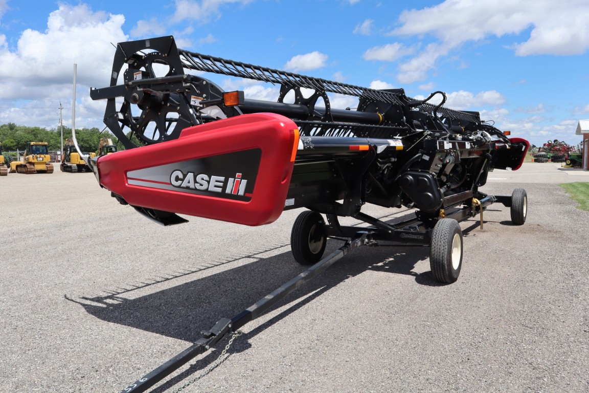 Case/Int 2162 35' flex draper head, flasgship hook-up, flip over reel - Image 7