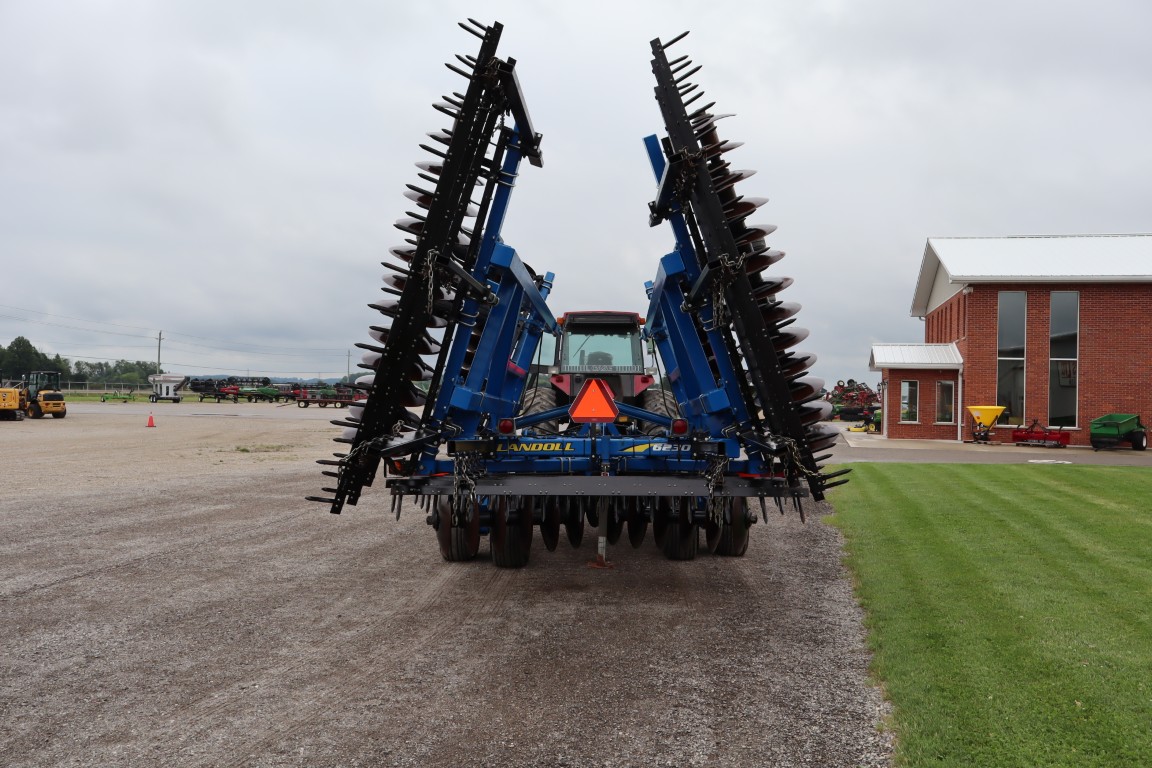 Landoll 6230 26' Disc, hyd leveling, 4 bar spike harrow, good blades - Image 6