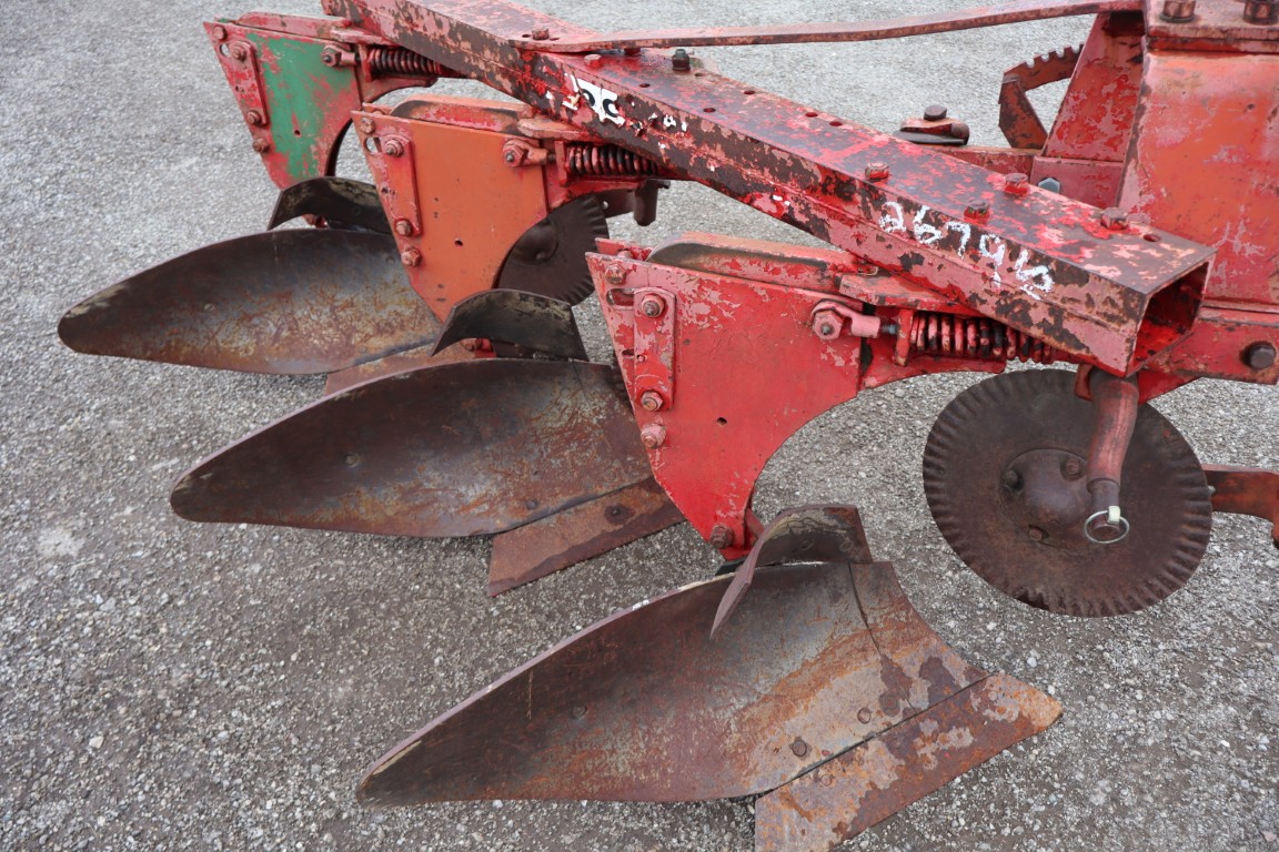 Cockshutt 3 furrow plow, 3pth - Image 6