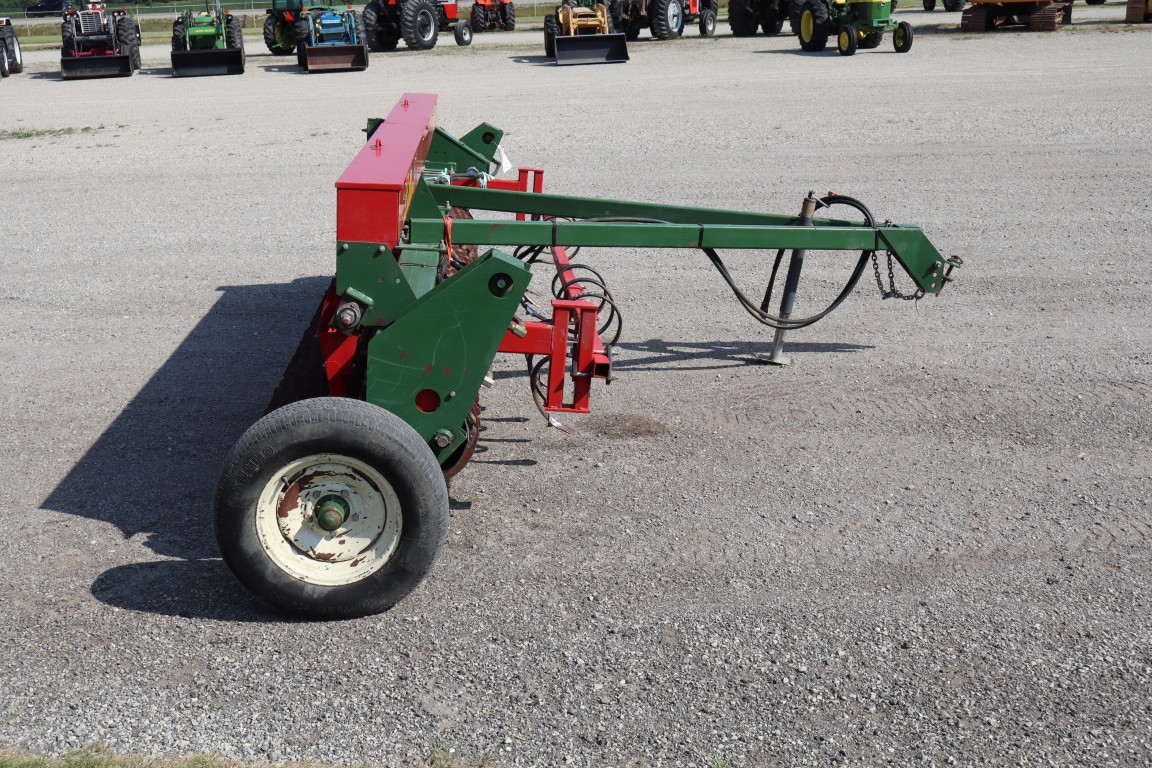 Brillion SS-12 12' grass seeder, hydraulic lift, 572 acres, local trade - Image 5